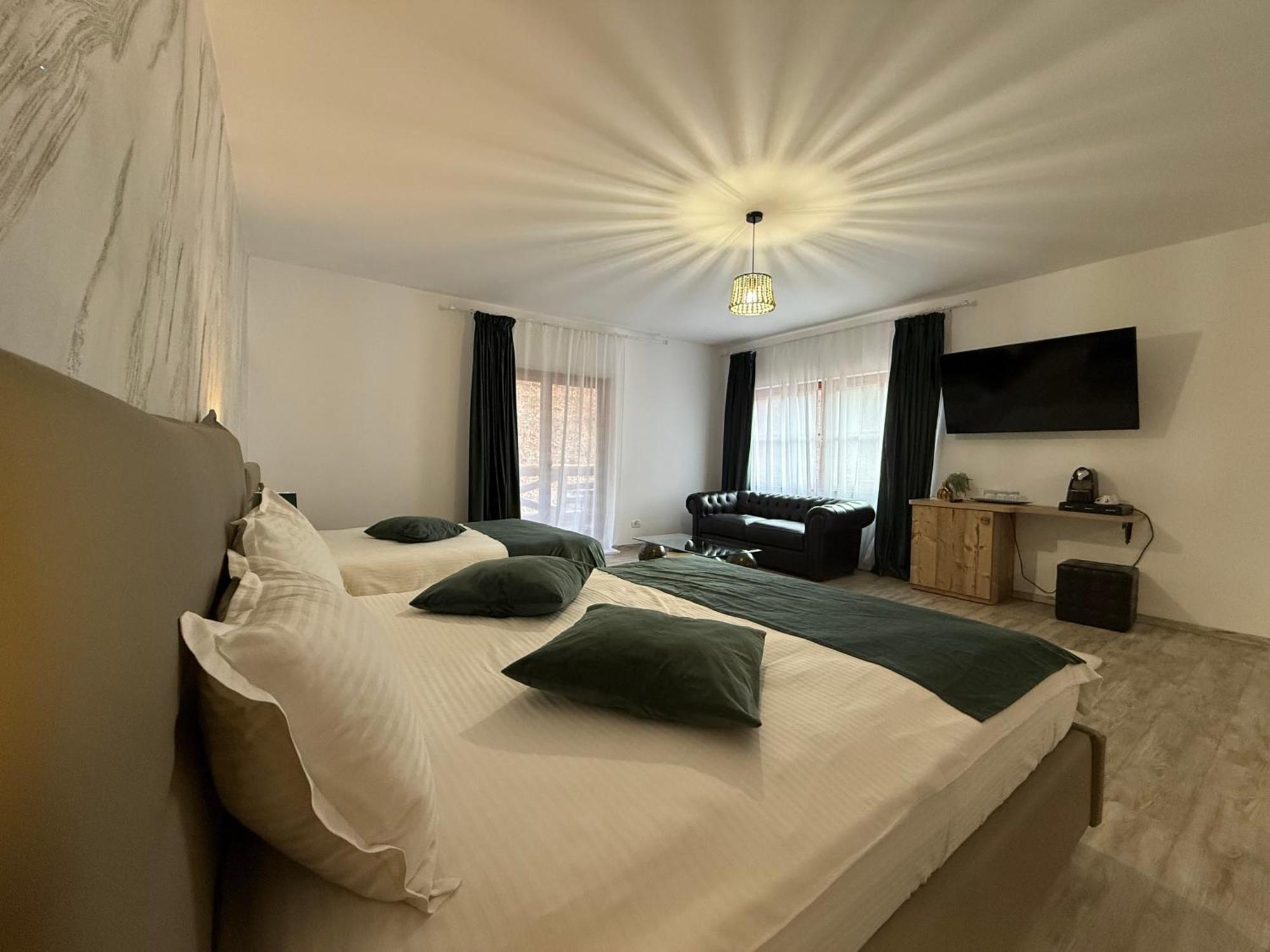 Conacul Radacinilor Hotel Petrosani Luaran gambar