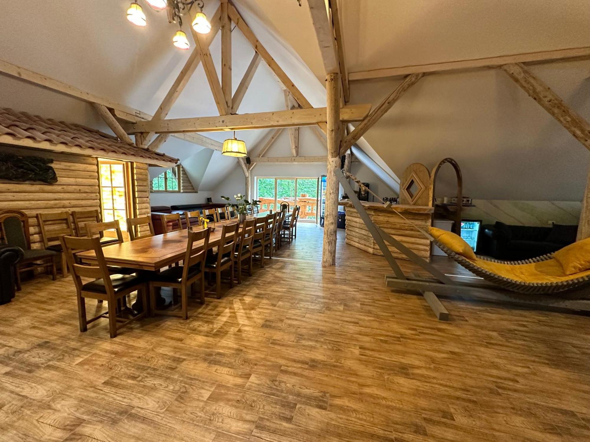 Conacul Radacinilor Hotel Petrosani Luaran gambar
