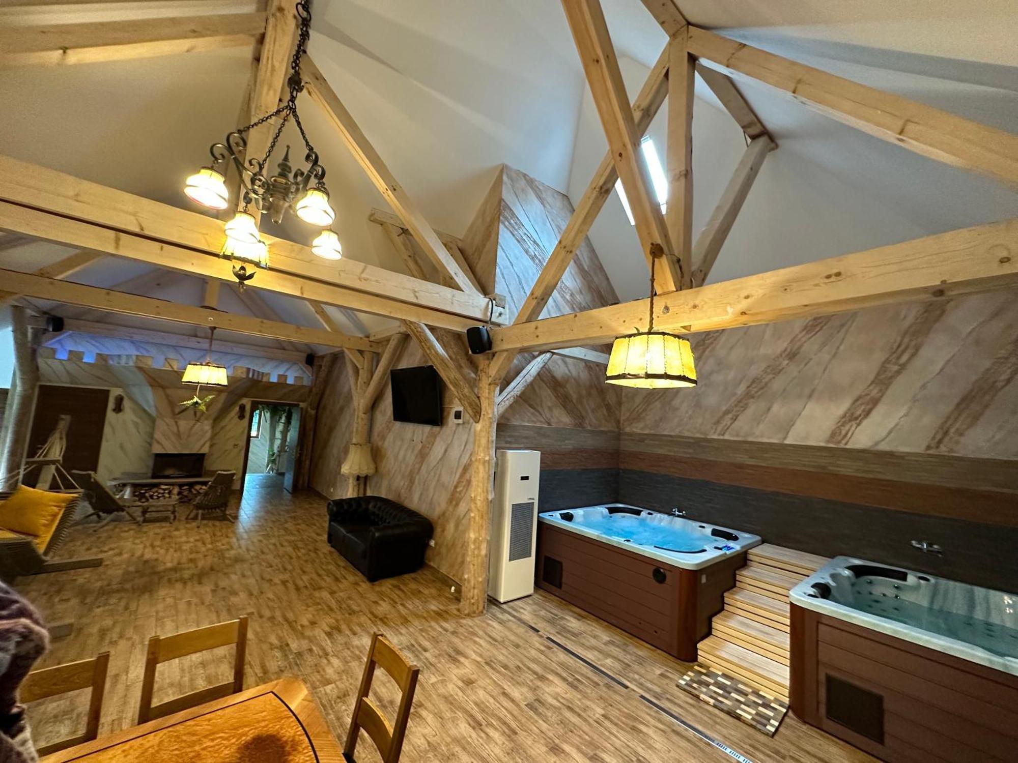 Conacul Radacinilor Hotel Petrosani Luaran gambar