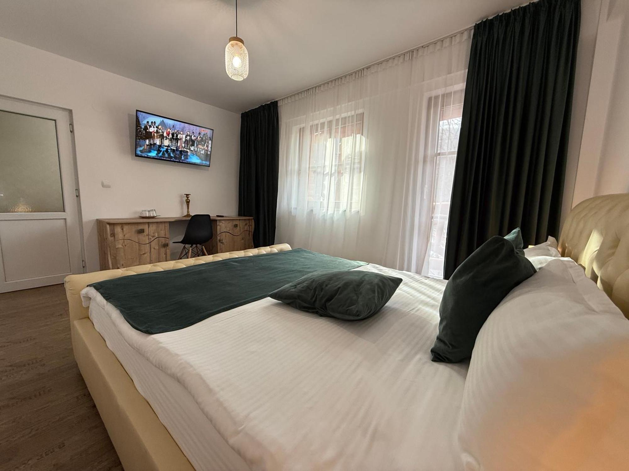 Conacul Radacinilor Hotel Petrosani Luaran gambar