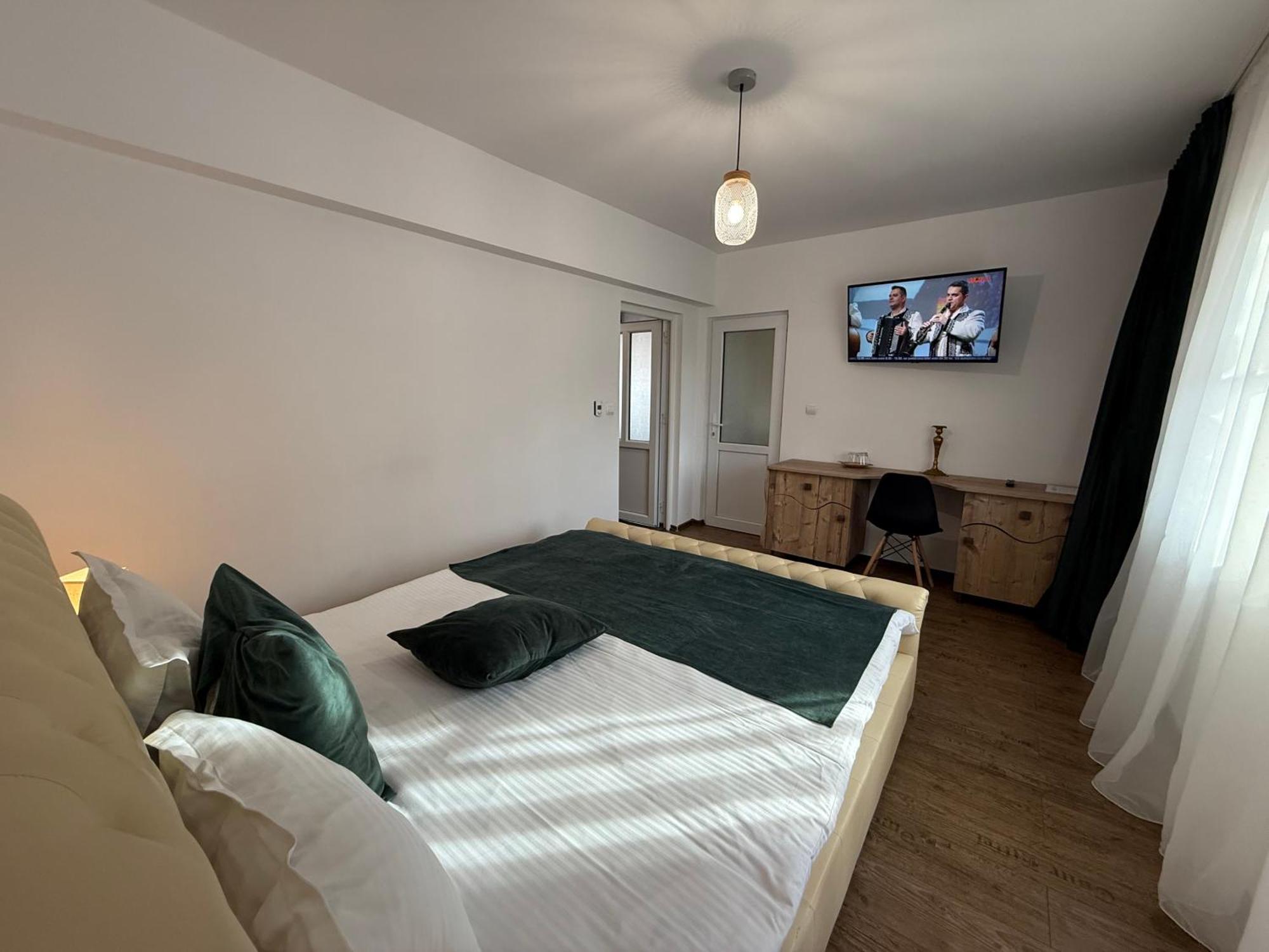 Conacul Radacinilor Hotel Petrosani Luaran gambar