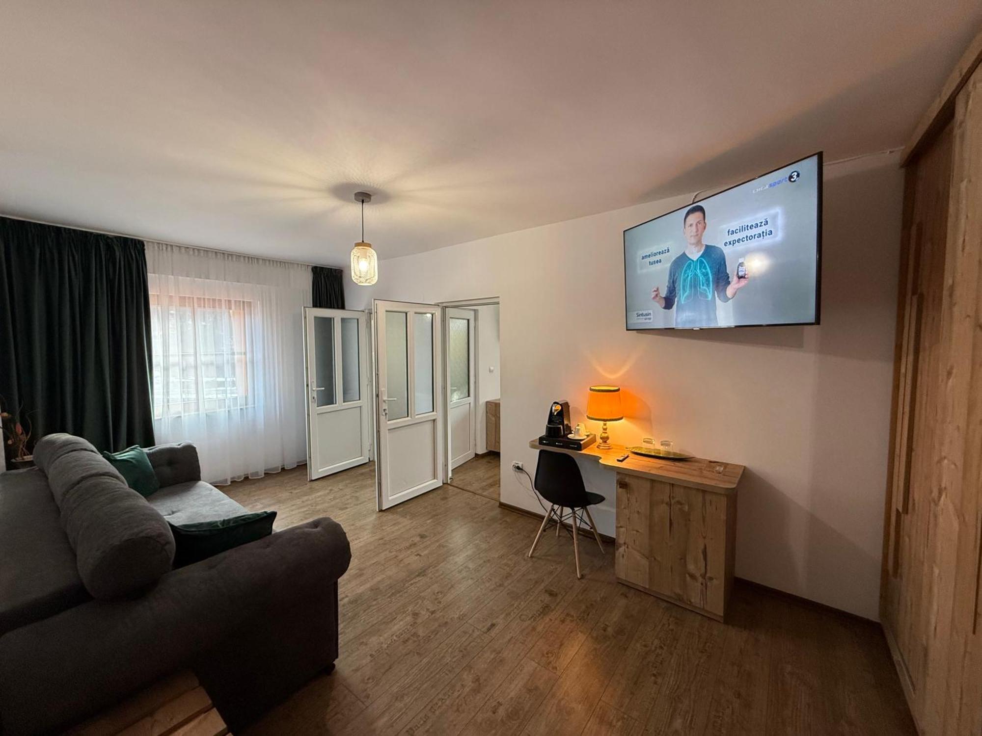 Conacul Radacinilor Hotel Petrosani Luaran gambar