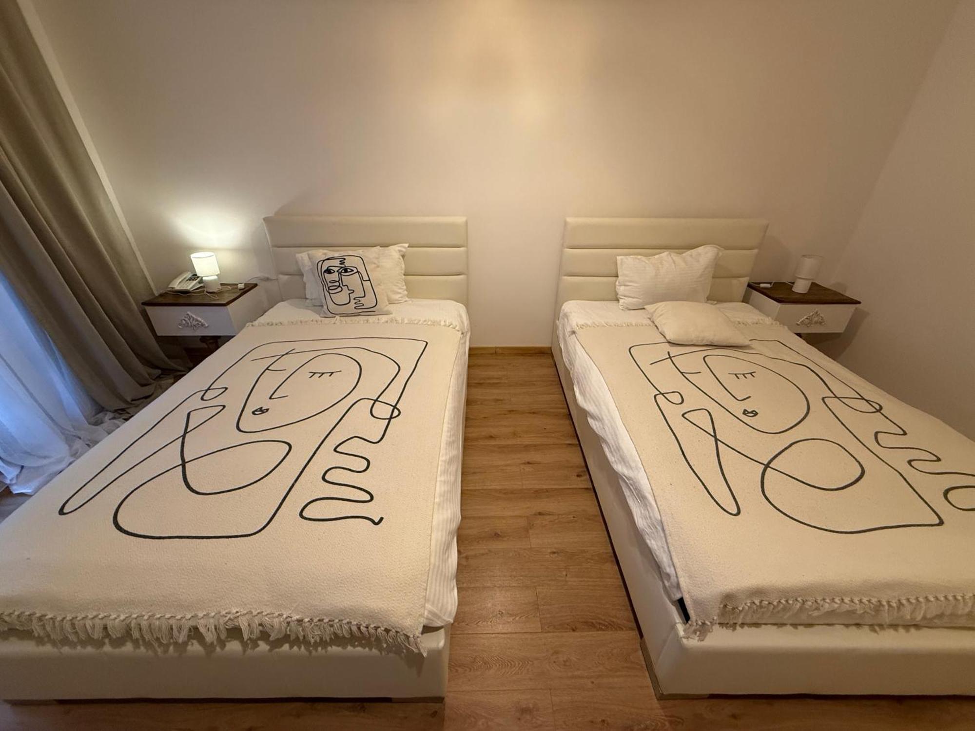 Conacul Radacinilor Hotel Petrosani Luaran gambar