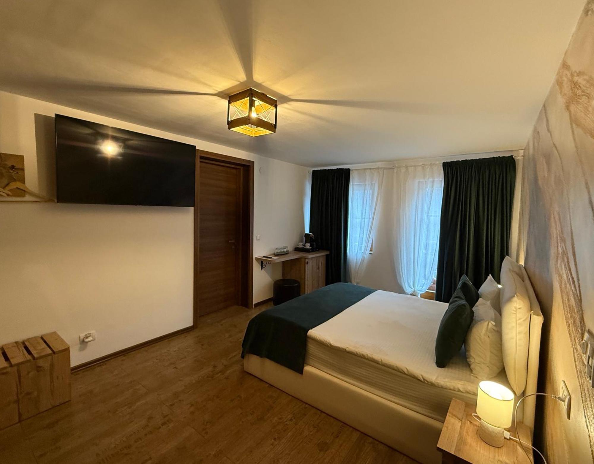 Conacul Radacinilor Hotel Petrosani Luaran gambar