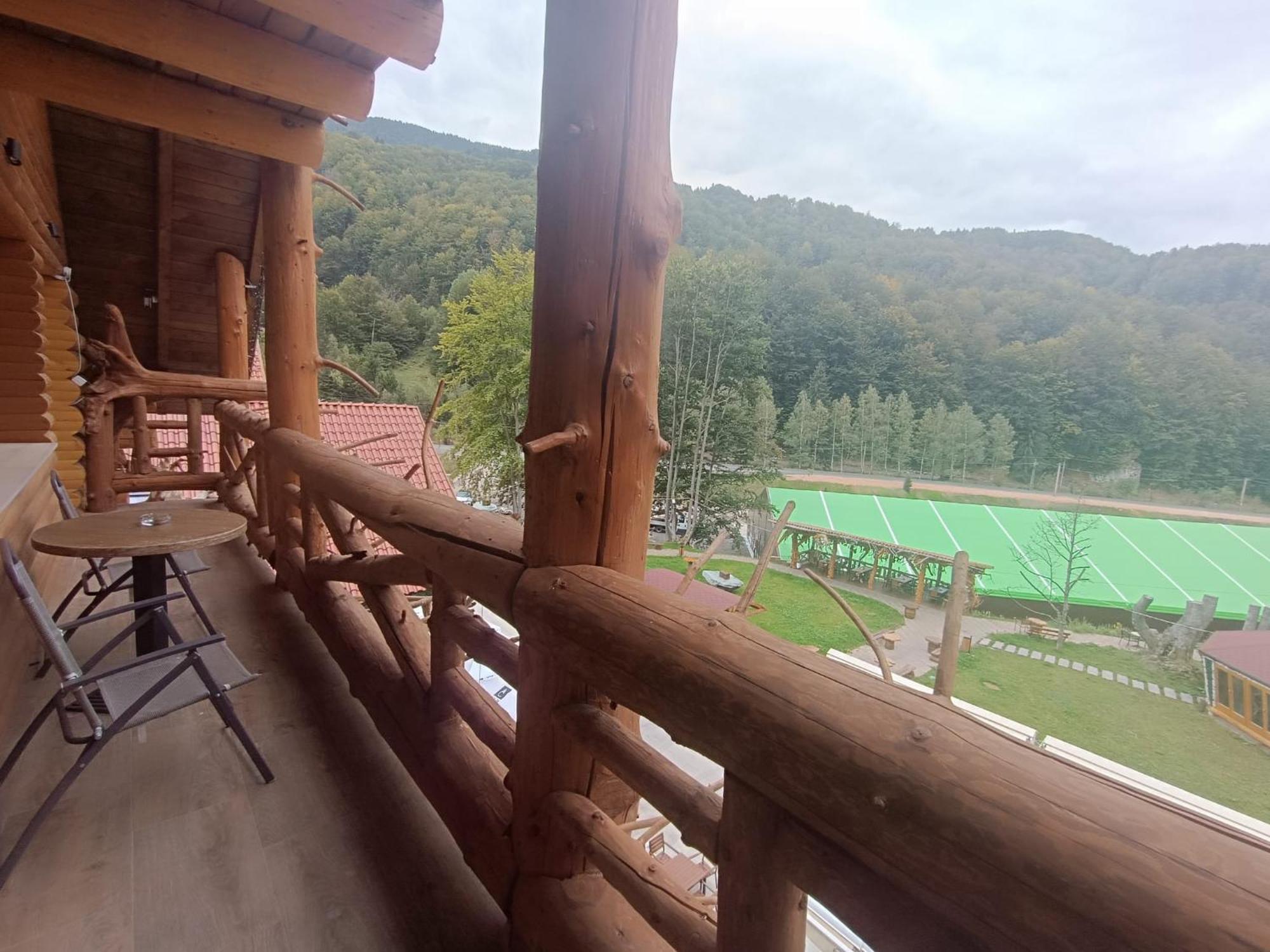 Conacul Radacinilor Hotel Petrosani Luaran gambar
