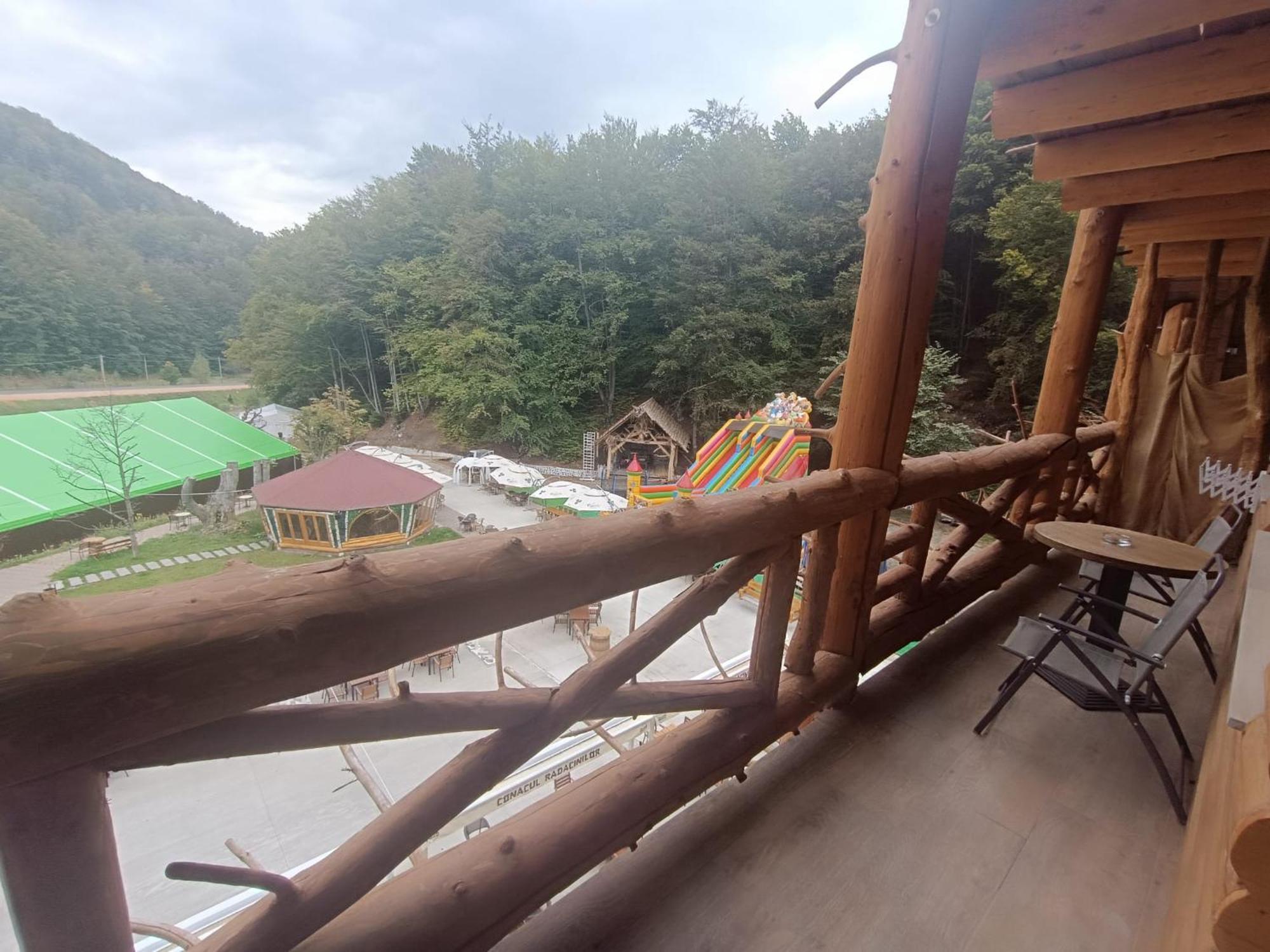 Conacul Radacinilor Hotel Petrosani Luaran gambar