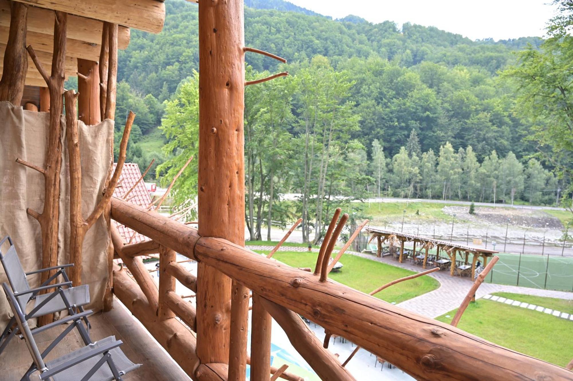 Conacul Radacinilor Hotel Petrosani Luaran gambar